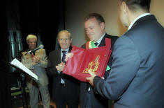 Premio "Grifoni d'oro" conferito all'Associazione. Corsico (MI) 26 settembre 2015