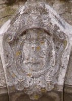 Particolare dello stemma del portone del Palazzo Ducale