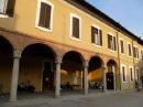 Cesano Boscone  - villa Marazzi, cortile 