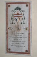 cappella Immacolata - pietra tombale dei Vescovi sepolti nella Cattedrale