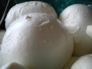 prodotti tipici - la mozzarella