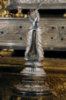 reliquia dell'osso dell’avambraccio di San Potito Martire, racchiuso in un artistico braccio d’argento